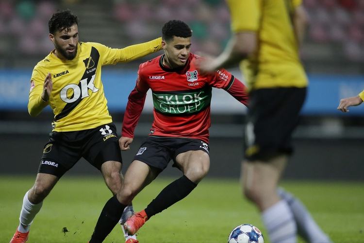 保持阵容完 保持阵容完